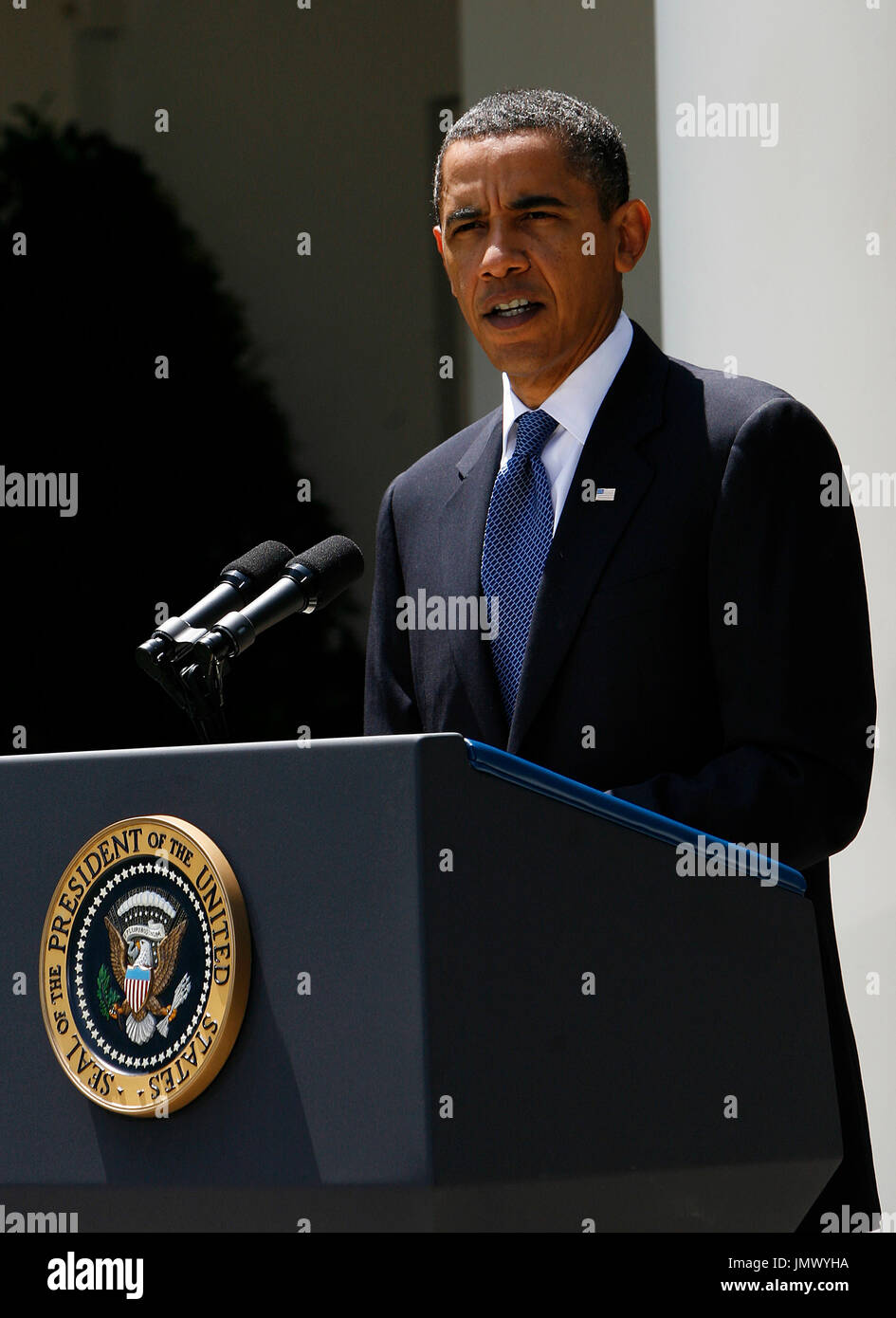 Washington, DC - 7. August 2009--US-Präsident Barack Obama liefert Hinweise auf die Wirtschaft in der Rose Garden von das Weiße Haus, Washington, DC, Freitag, 7. August, 2009..Credit: Aude Guerrucci - Pool über CNP Stockfoto