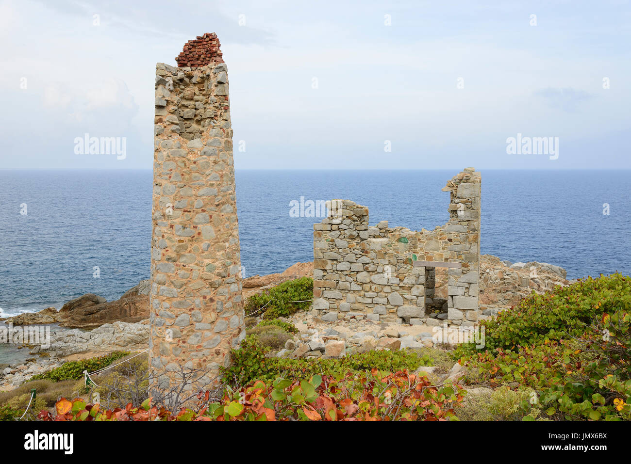 Die Ruinen von Copper Mine Punkt im Nationalpark, Insel Virgin Gorda, Britische Jungferninseln, Karibik Stockfoto