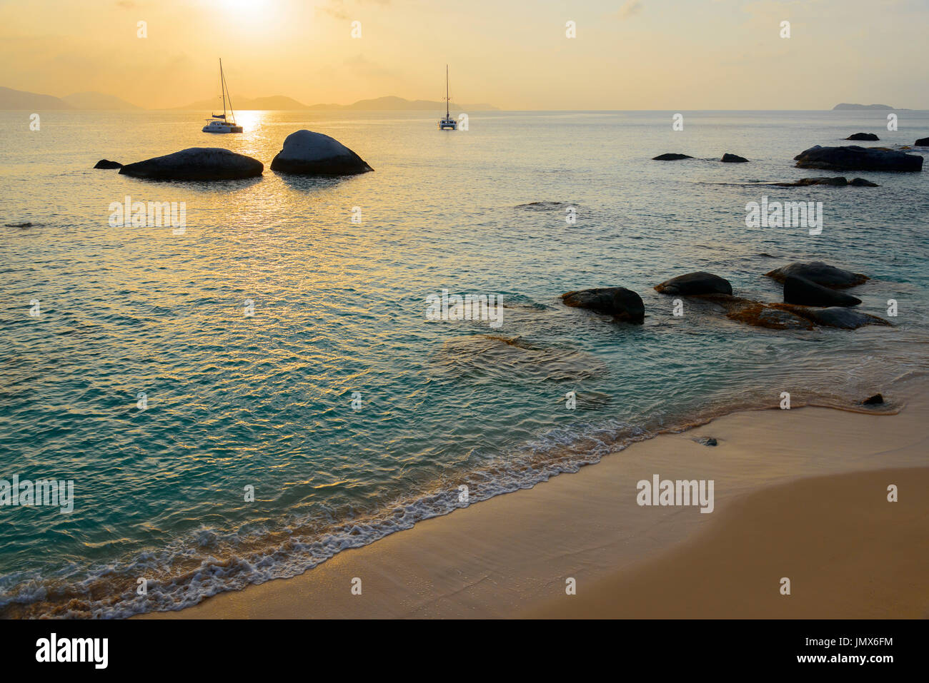 Spring Bay mit Felsbrocken durch die Bäder, die Bäder, Spring Bay, Insel Virgin Gorda, Britische Jungferninseln, Karibik Stockfoto