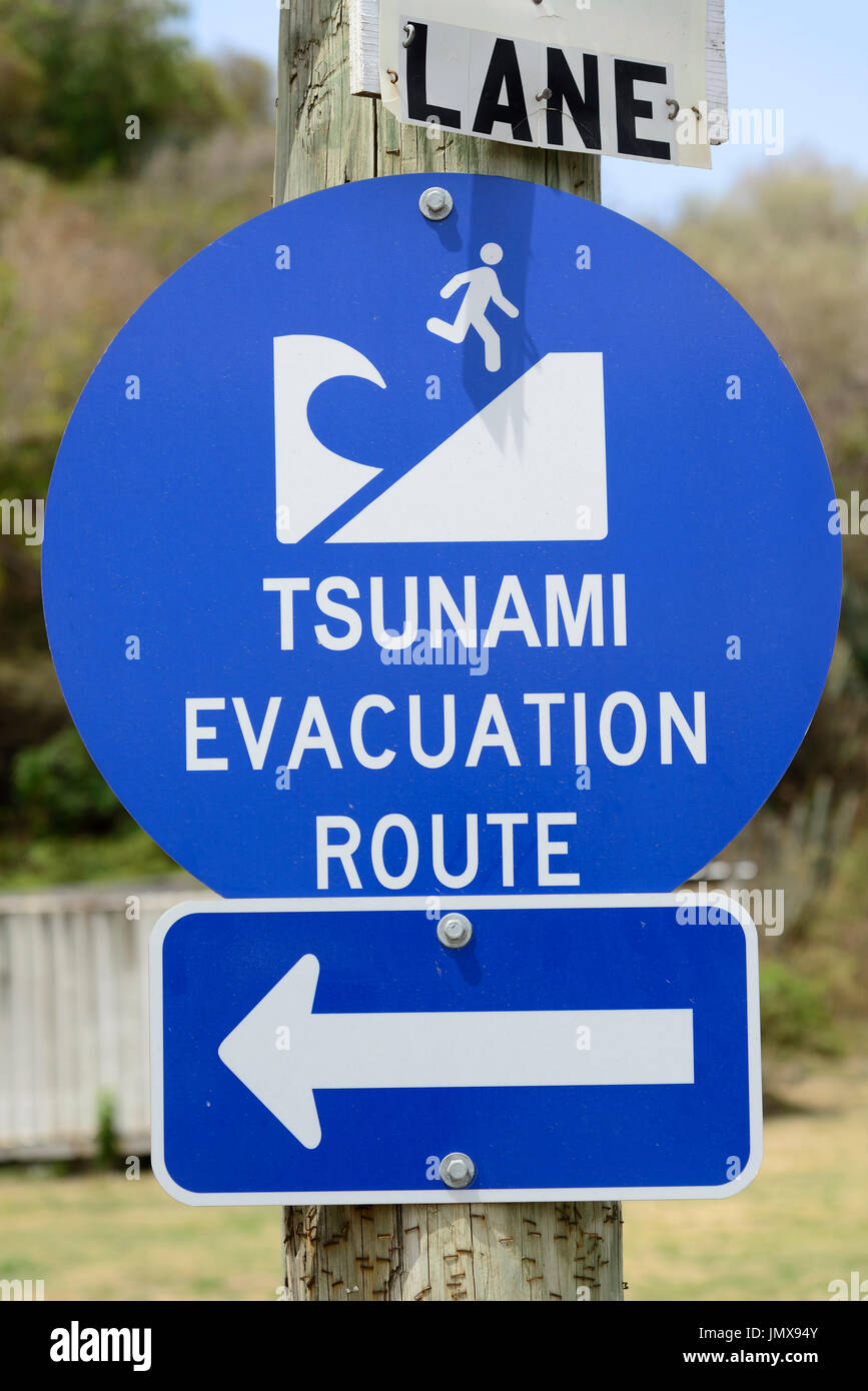 Hinweisschild für Tsunami Rettungsweg, Virgin Gorda Island, Britische Jungferninseln, Karibik Stockfoto