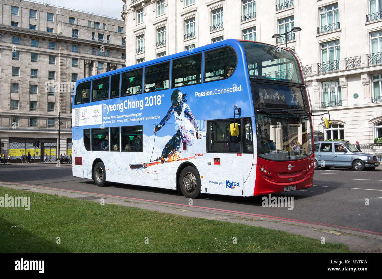 London Bus trägt überall Werbung für die Winterspiele 2018 in Pyeongchang Korea Durchgängen Marble Arch Stockfoto