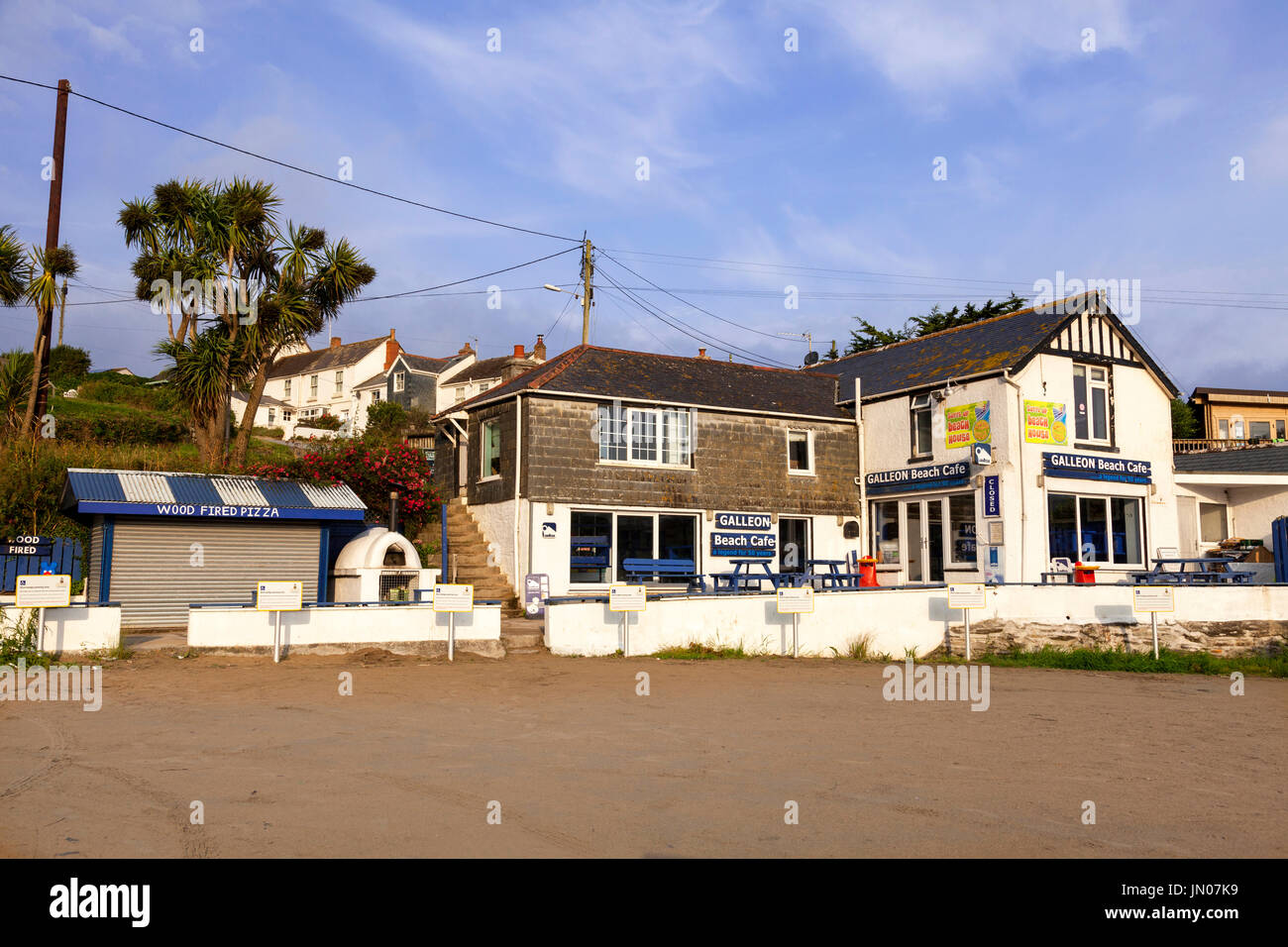 Galleon Beach Cafe, Polzeath, Cornwall, England, Vereinigtes Königreich. Stockfoto
