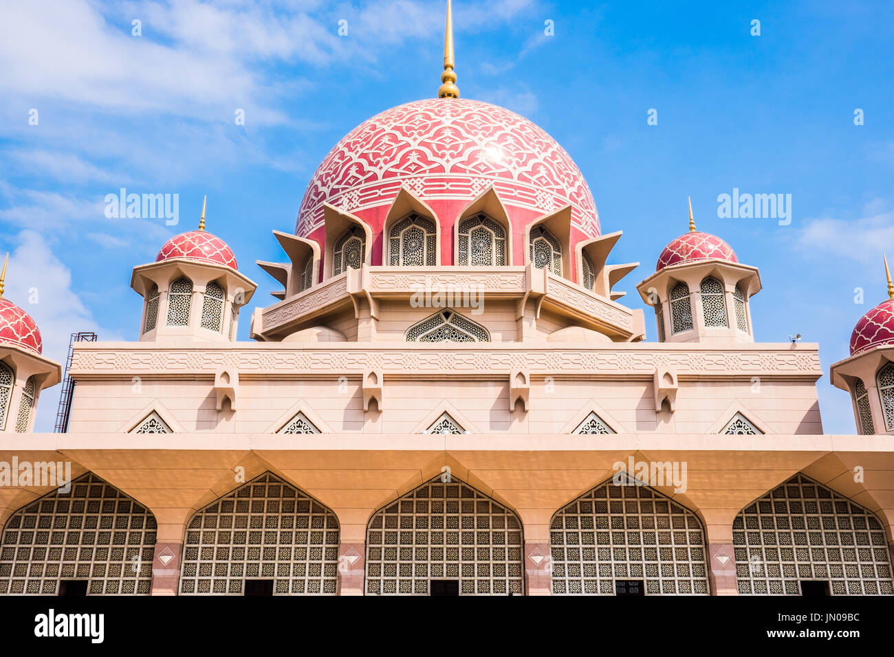 Wunderschöne Putra Moschee Stockfoto