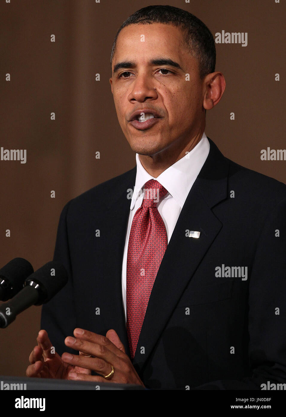 US-Präsident Barack Obama macht eine Aussage über die Entscheidung von Präsident Hosni Mubarak in Ägypten nicht, eine weitere Amtszeit als ägyptischen Präsidenten im Weißen Haus auf Dienstag, 1. Februar 2011 in Washington, DC zu suchen. Heute früh angekündigt die umkämpfte Mubarak, dass er nicht Wiederwahl suchen würde, nach 1 Million Menschen in ganz Ägypten sammelten fordert Mubarak macht aufzugeben. . Bildnachweis: Mark Wilson / Pool über CNP Stockfoto