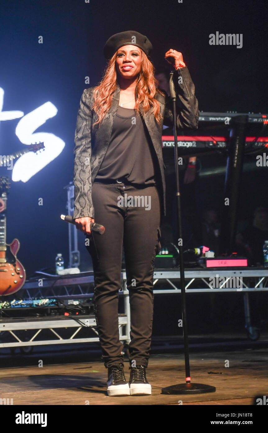 Lulworth Castle, Dorset, UK. 28. Juli 2017. Allerheiligen, Melanie Blatt, Tricia Marie "Shaznay" Lewis, Natalie Appleton und Nicole Appleton, führen auf der Burg-Bühne am Camp Bestival 2017, Freitag, Lulworth Castle, Dorset, UKCredit: Jules Annan/Alamy Live News Stockfoto