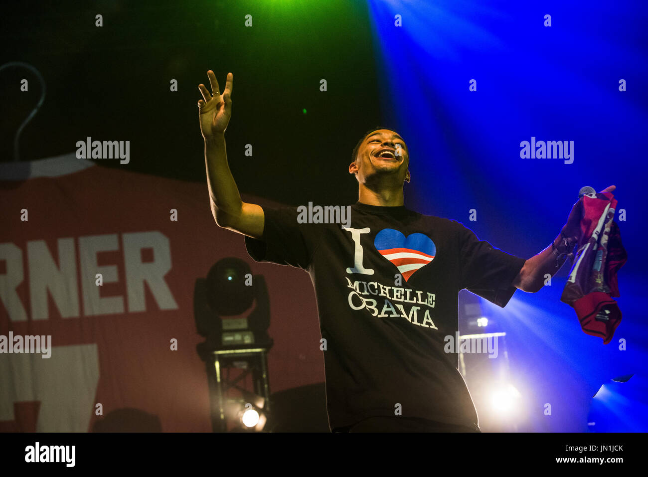 WOMAD Festival, Charlton Park, Wiltshire, UK. 29. Juli 2017. Steigende UK Hip Hop star Loyle Carner führt live für ein jugendliches Publikum im Siam Zelt bei WOMAD. Bildnachweis: Francesca Moore/Alamy Live-Nachrichten Stockfoto