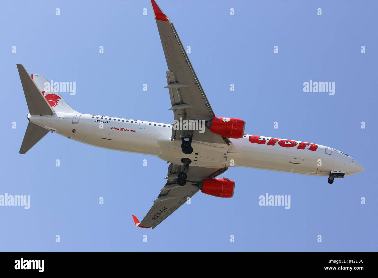 CHIANGMAI, THAILAND-5. Februar 2014: HS-LTH Boeing 737-900ER Thai Lionair Airline, Landung in Chiangmai Flughafen von Bangkok Don Muang Airport, t Stockfoto