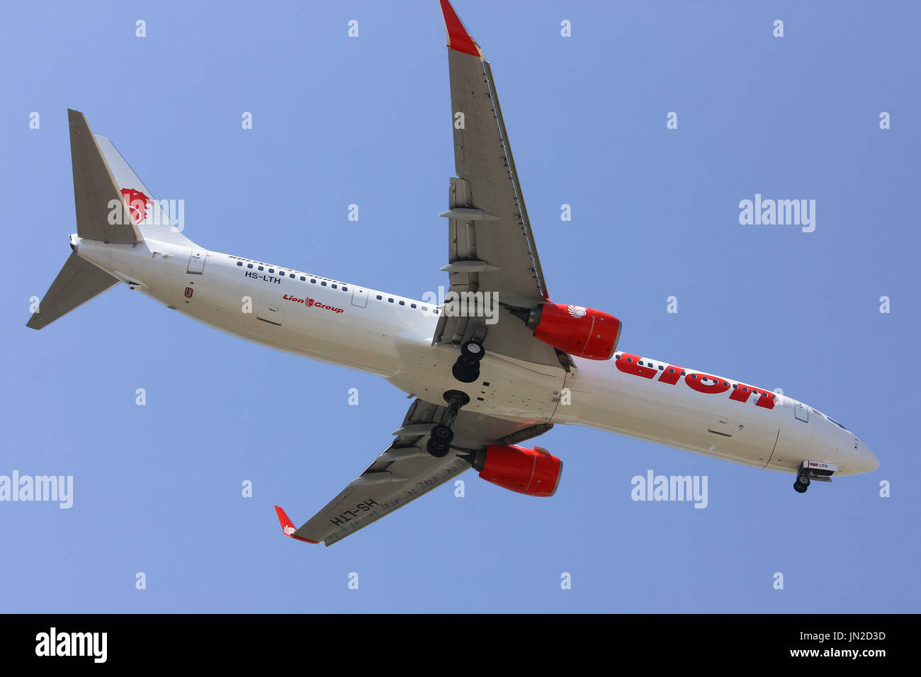 CHIANGMAI, THAILAND-5. Februar 2014: HS-LTH Boeing 737-900ER Thai Lionair Airline, Landung in Chiangmai Flughafen von Bangkok Don Muang Airport, t Stockfoto