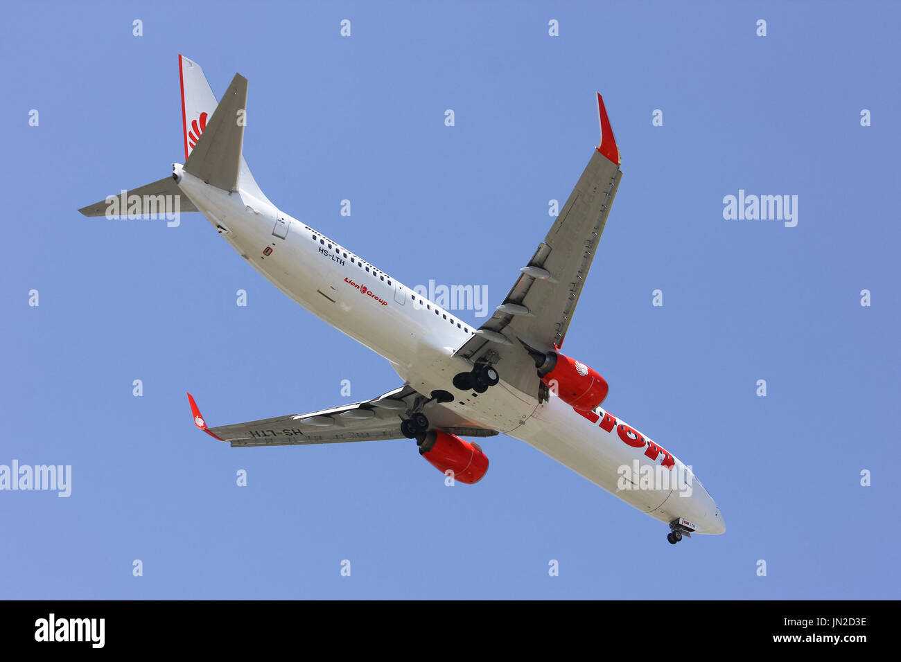 CHIANGMAI, THAILAND-5. Februar 2014: HS-LTH Boeing 737-900ER Thai Lionair Airline, Landung in Chiangmai Flughafen von Bangkok Don Muang Airport, t Stockfoto