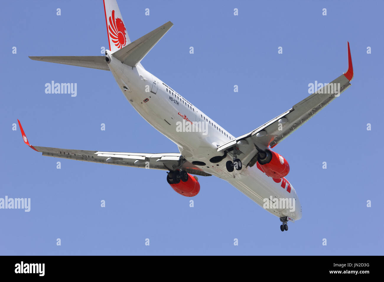 CHIANGMAI, THAILAND-5. Februar 2014: HS-LTH Boeing 737-900ER Thai Lionair Airline, Landung in Chiangmai Flughafen von Bangkok Don Muang Airport, t Stockfoto