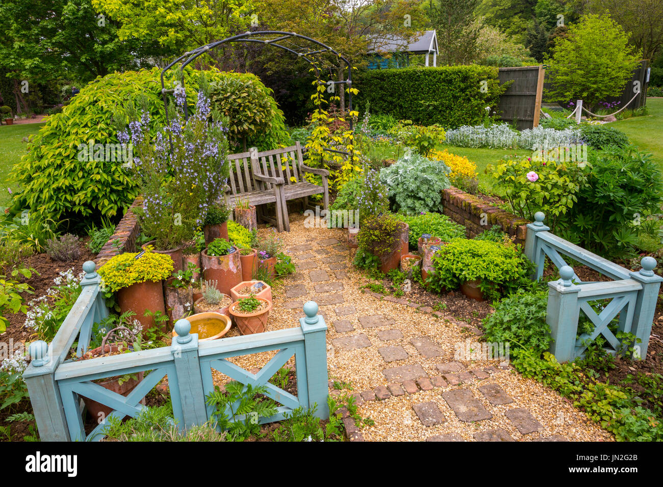 Der Kräutergarten in Barnsdale Gärten wo die späten Geoff Hamilton "Gärtner-Welt" für die BBC nr Oakham, Rutland, England, UK gedreht Stockfoto
