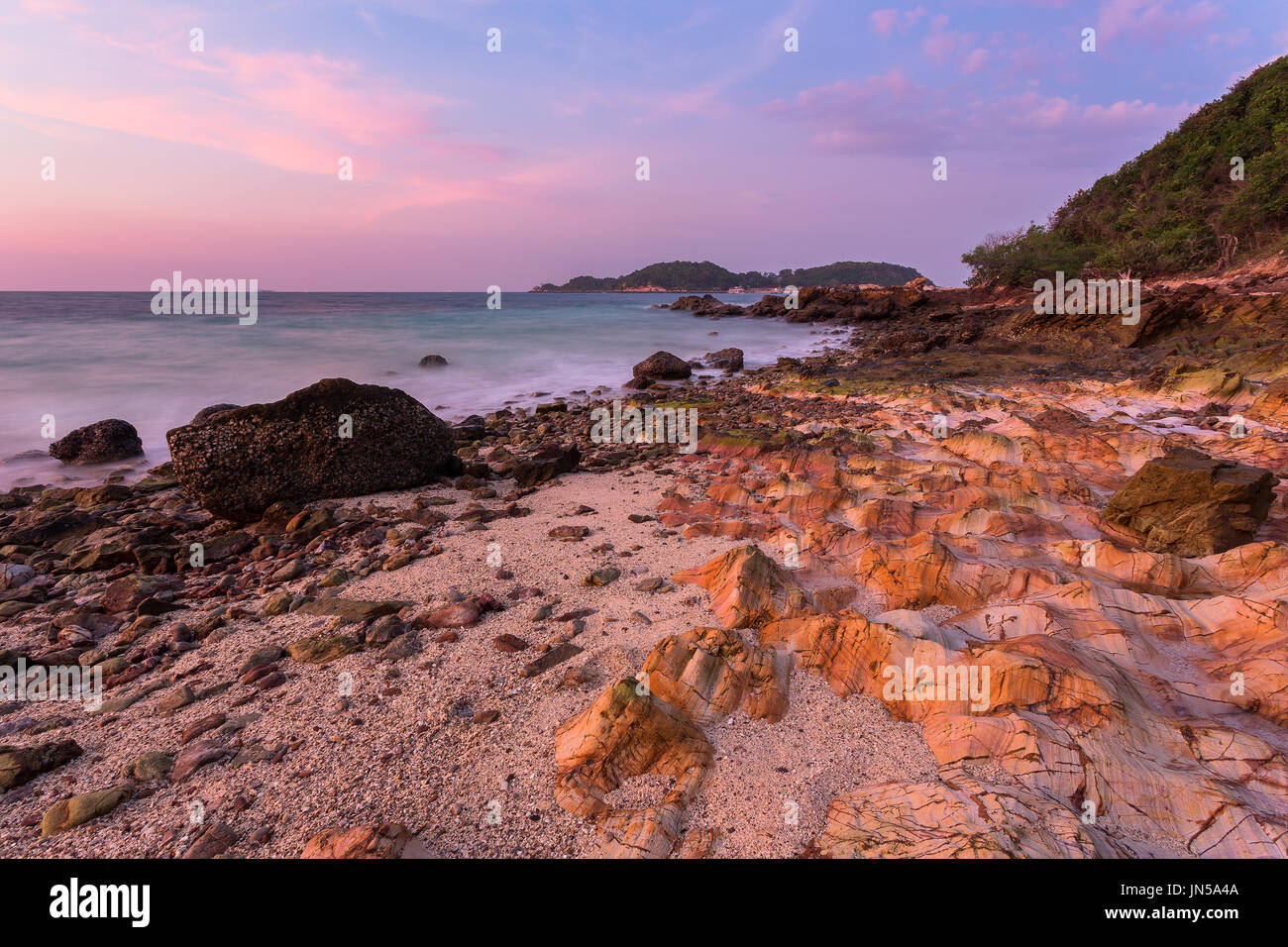 Zeit der Dämmerung am Strand schöne Insel Stockfoto