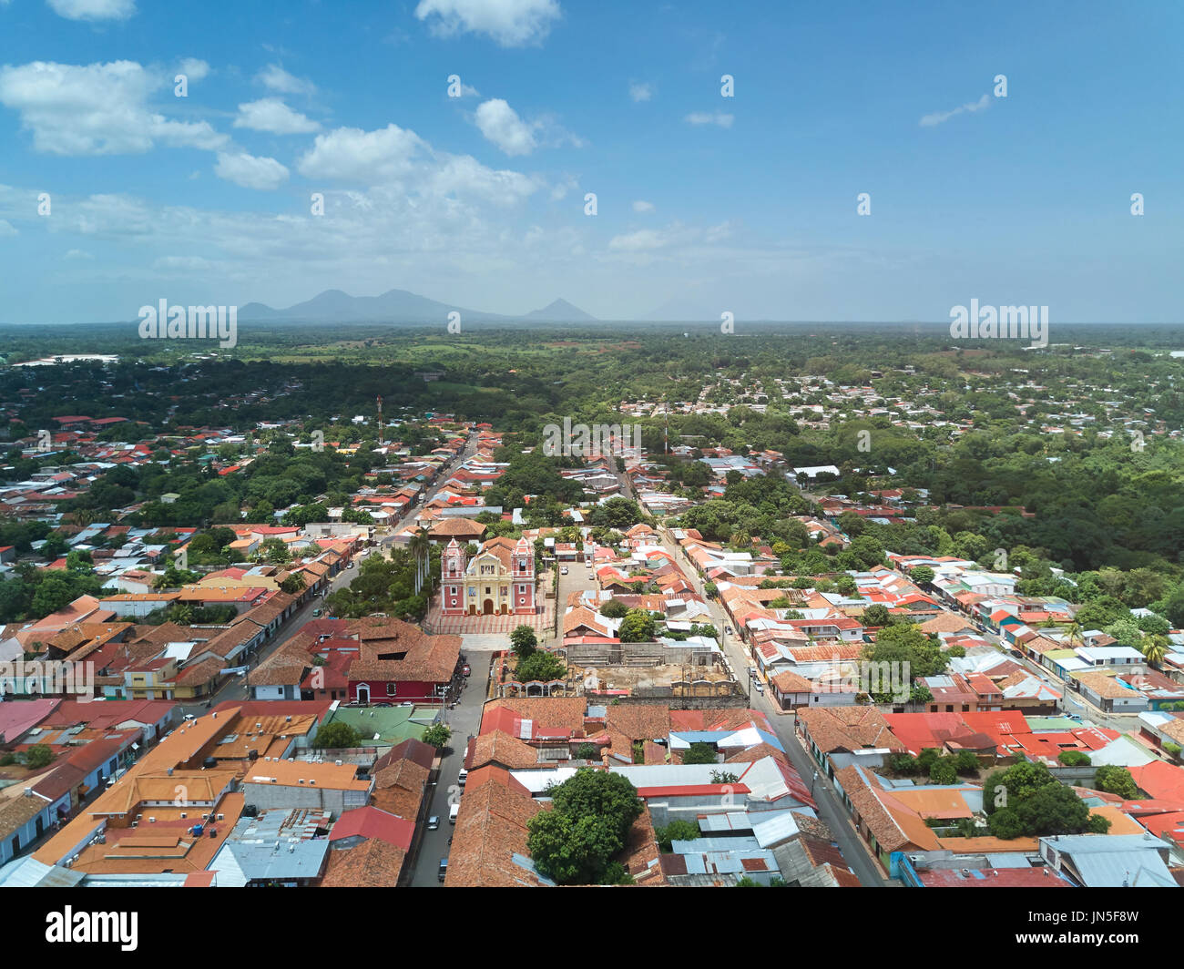 Blick von Drohne Leon Stadt-Landschaft. Reiseziel in Nicaragua Stockfoto