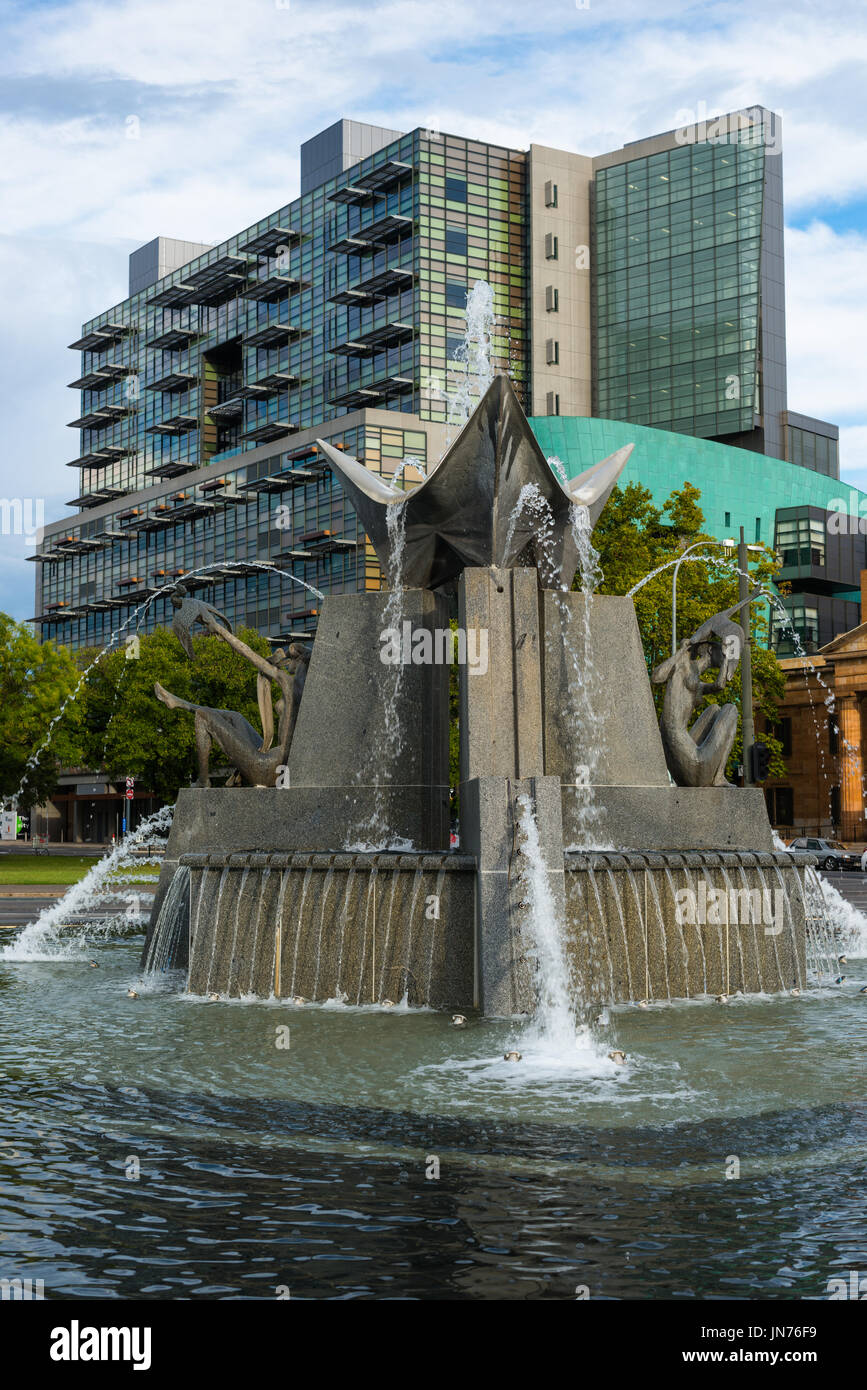 Die drei-Flüsse-Brunnen erinnert an den Besuch von Königin Elizabeth II und der Herzog von Edinburgh im Jahr 1963. Victoria Square, Adelaide. South Australia. Stockfoto