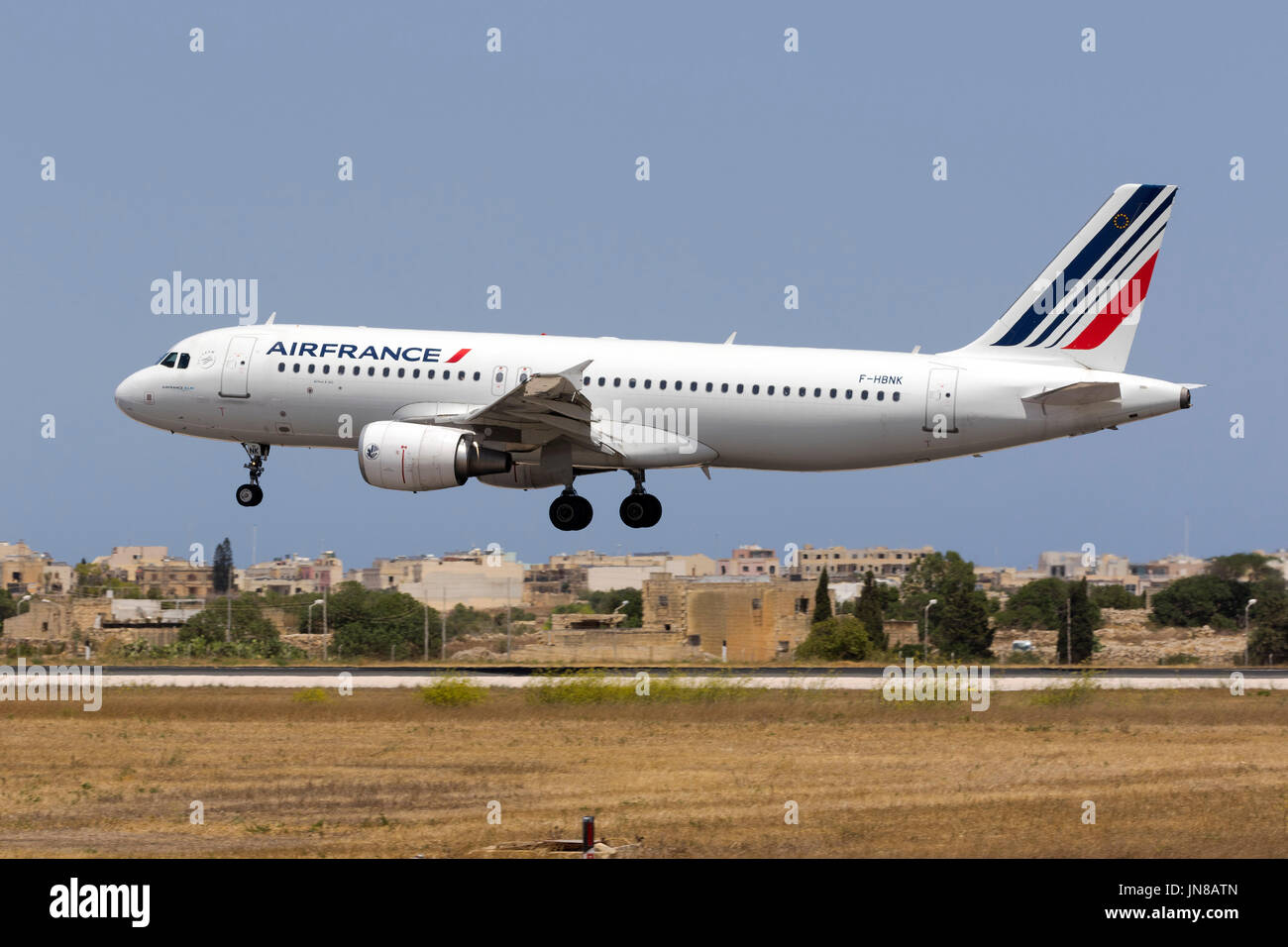 Air France Airbus A320-214 [F-HBNK] Landebahn 31 am Nachmittag. Stockfoto