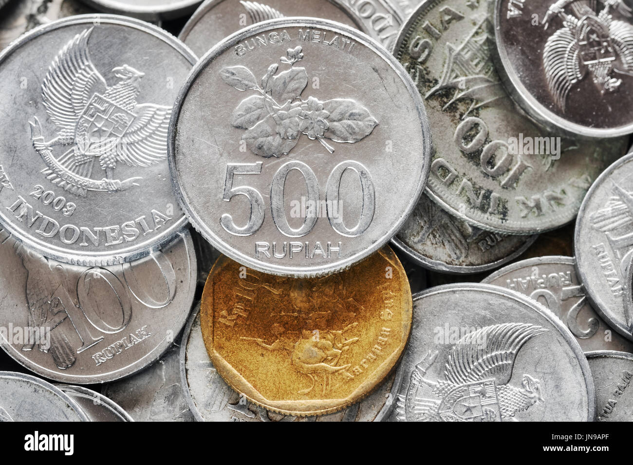 Nahaufnahme Bild des indonesischen Rupiah-Münzen, geringe Schärfentiefe. Stockfoto