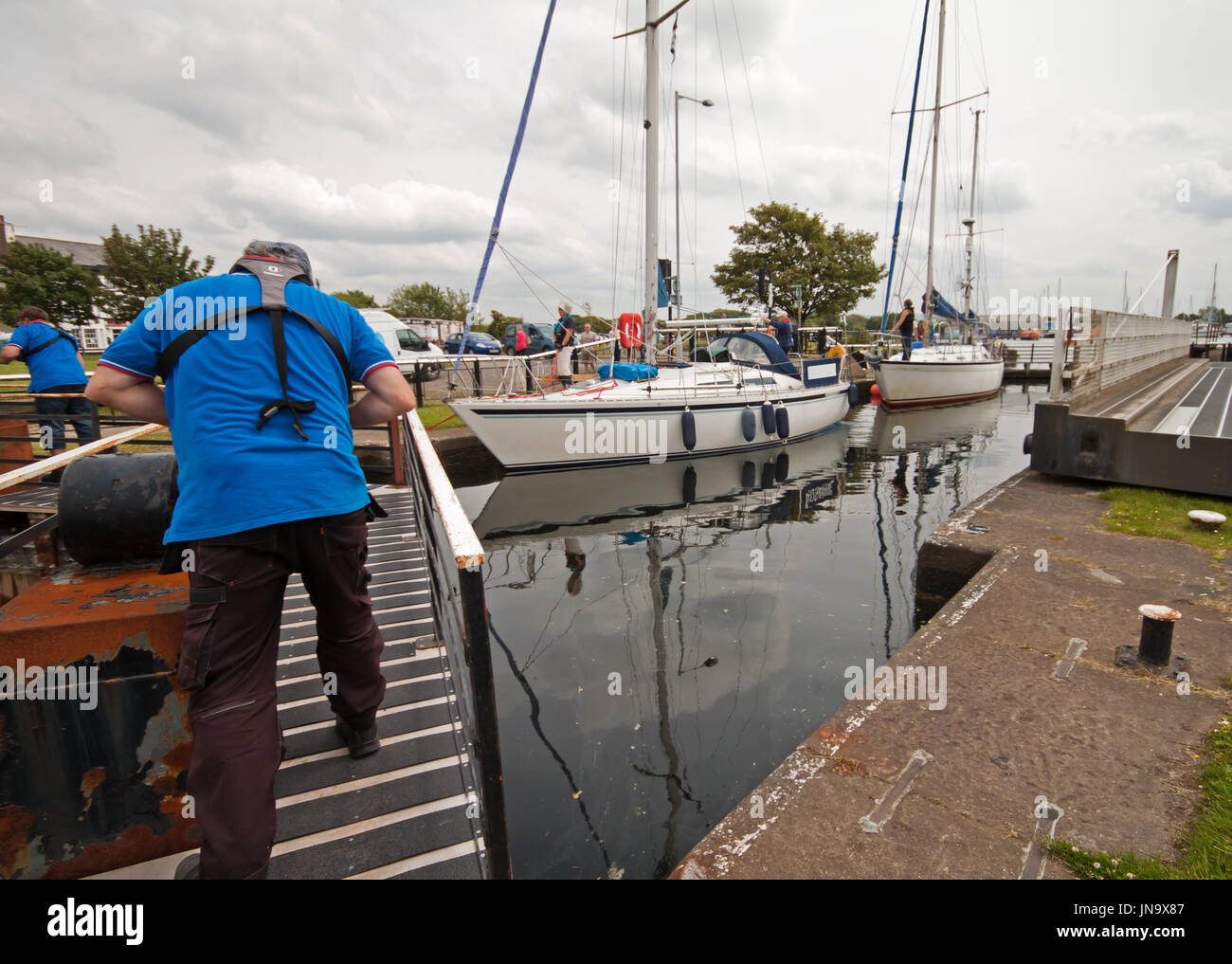 Öffnen die Schleusen am Glasson Dock Stockfoto