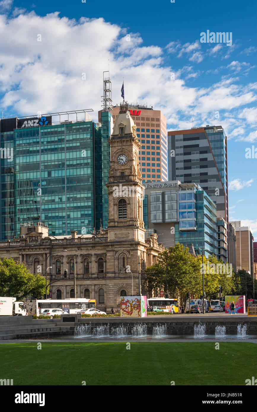 Adelaide Stadt Skyline vom Victoria Square gesehen. South Australia. Stockfoto