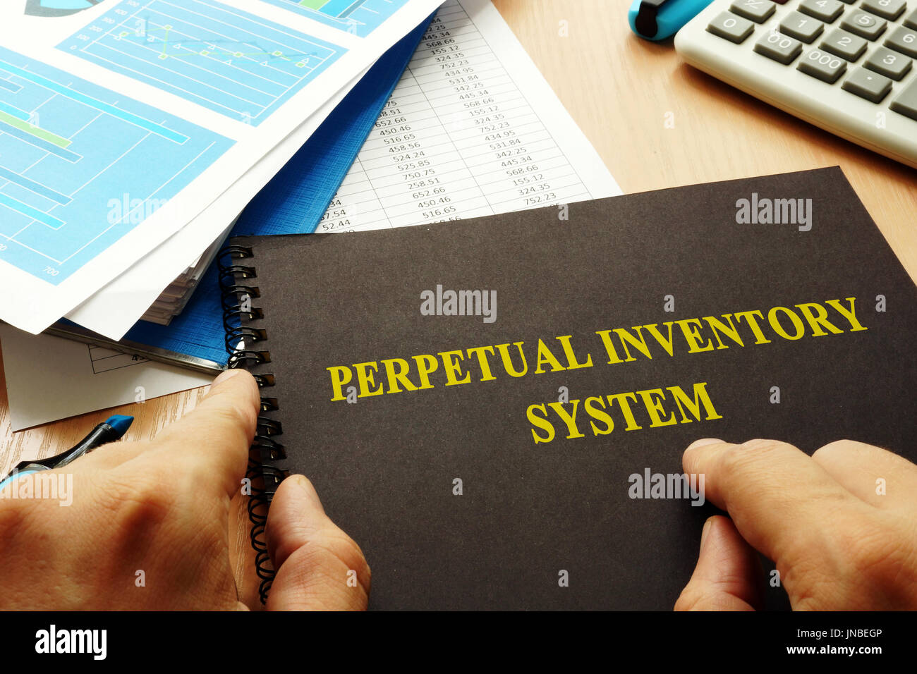 Buch mit Namen "Perpetual-inventory-System. Stockfoto