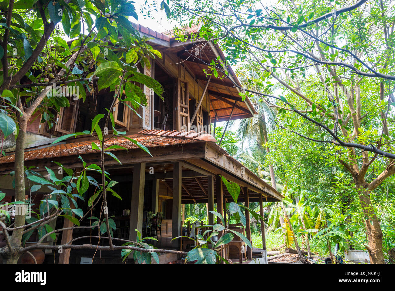 Lebendiges Museum Taweesak Wangchan's House in der Nähe von Khlong Lat Mayom Floating Market, Bangkok Thailand Stockfoto
