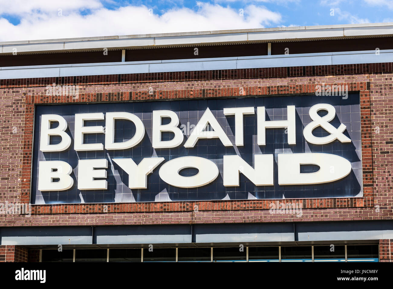 Indianapolis - ca. Juli 2017: Bed Bath & Beyond Retail-Standort. Bett Bad & Beyond ist eine Kette mit eine abwechslungsreiche Auswahl von Hause waren VI Stockfoto