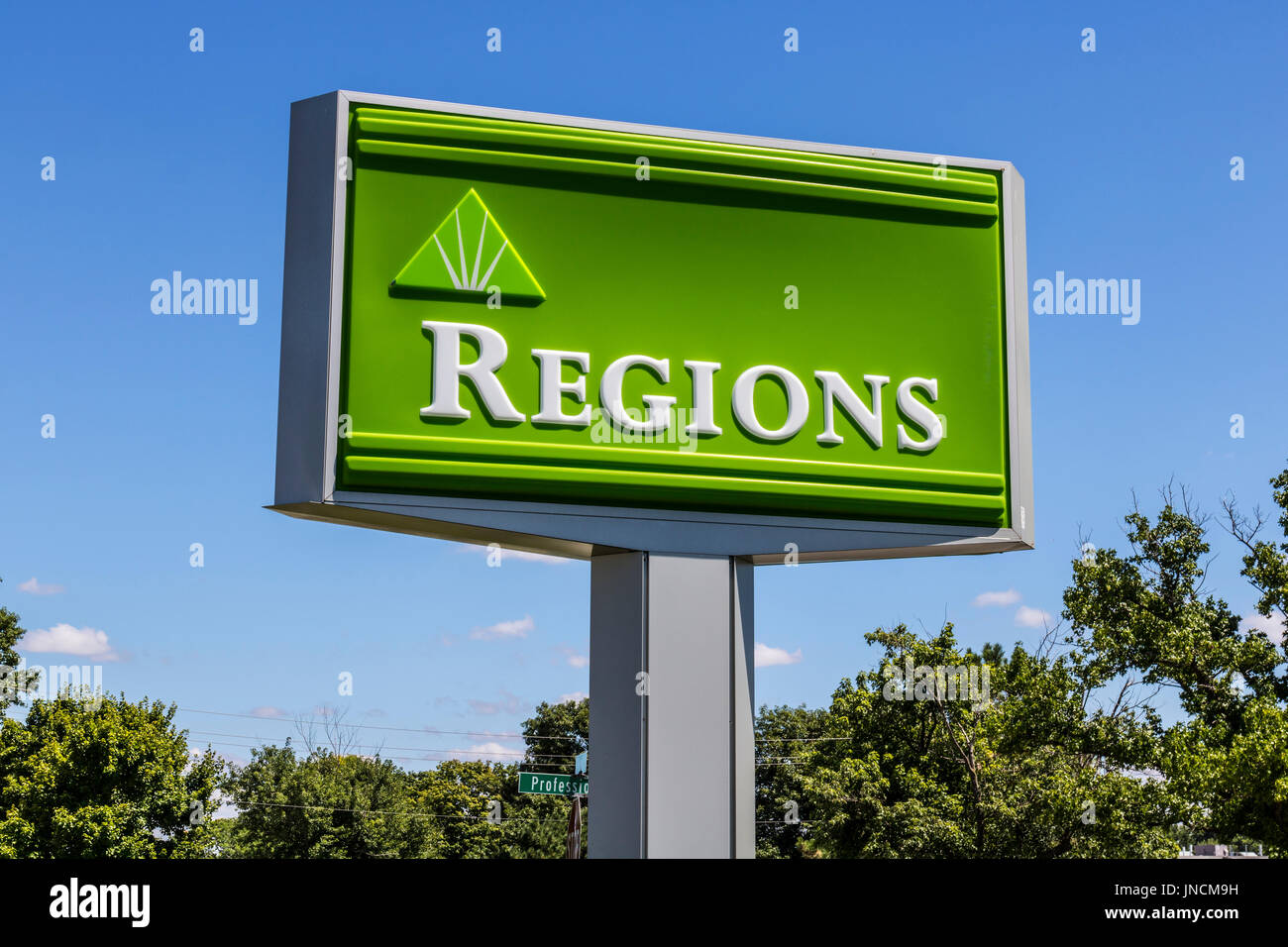 Indianapolis - ca. Juli 2017: Regionen Financial Corporation. Regionen ist das einzige Mitglied der Fortune 500-Unternehmen mit Sitz in Alabama VI Stockfoto Indianapolis - ca. Juli 2017: Regionen Financial Corporation. Regionen ist das einzige Mitglied der Fortune 500-Unternehmen mit Sitz in Alabama VI Stockfoto