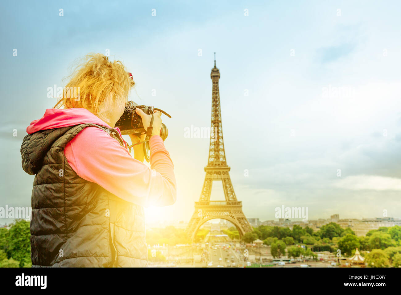 Eiffelturm-Frau-Fotograf Stockfoto