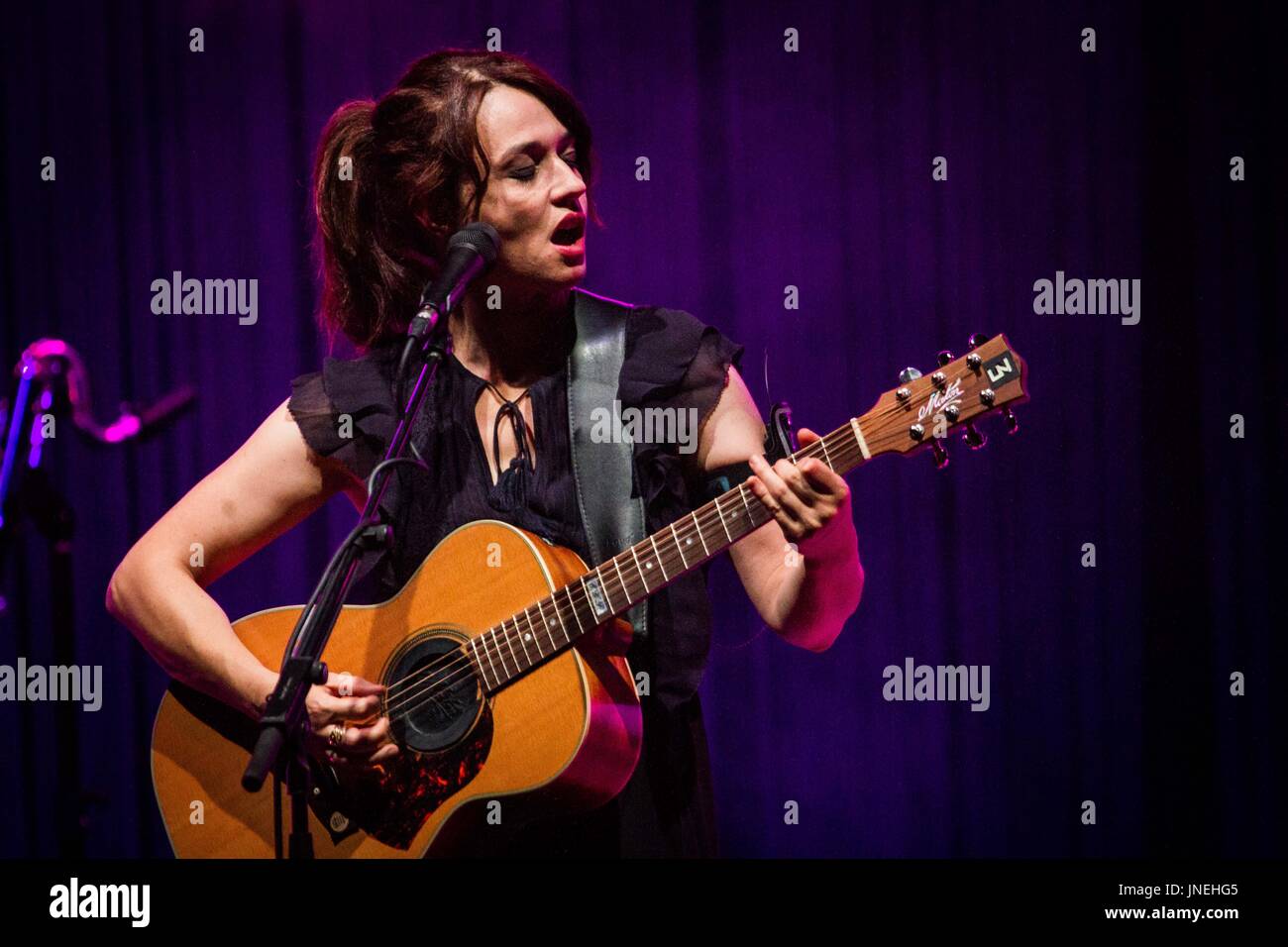 Gardone Riviera, Italien. 29. Juli 2017. Gardone Riviera Brescia Italien 29. Juli Carmen Consoli tritt bei Anfiteatro Vittoriale Credit: Roberto Finizio/Alamy Live News Stockfoto