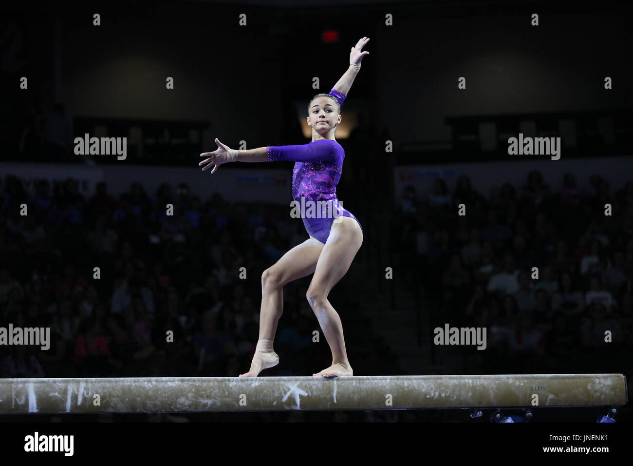 Hoffman Estates, IL, USA. 29. Juli 2016. Turnerin Olivia Dunne konkurriert in der junior Competition an der 2017 US Classic im Sears Centre in Hoffman Estates, IL. Dunne gebunden für die fünfte rundum. Melissa J. Perenson/CSM/Alamy Live-Nachrichten Stockfoto