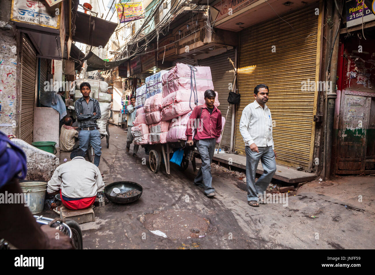 A Straßenszene in Chandni Chowk, Alt-Delhi, Indien. Stockfoto