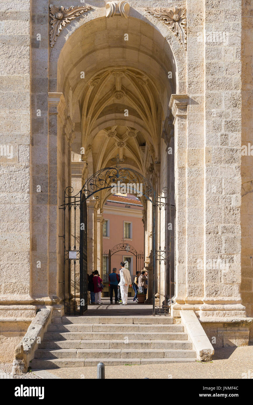 Sassari-Sardinien Dom, Blick auf das Innere der barocken Veranda des Duomo (Cattedrale di San Nicola) in Sassari, Sardinien. Stockfoto
