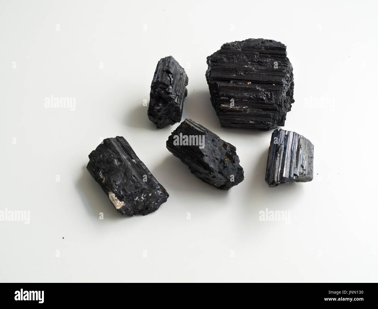 Schwarzer Turmalin Draufsicht Kristall-Therapie-Behandlungen und reiki Stockfoto