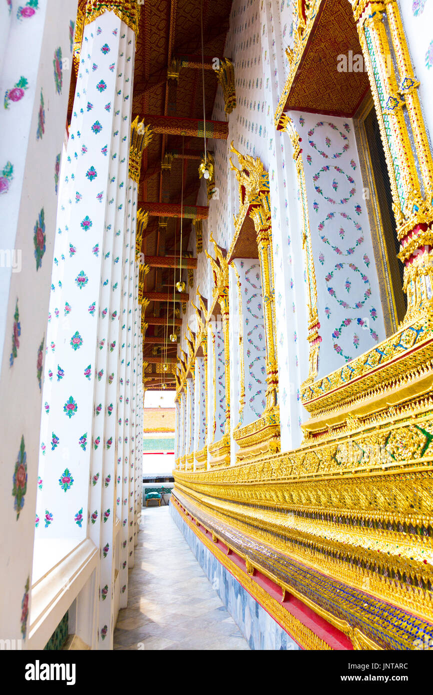 Die Seite von Phra Ubosot (Ordination Halle) Der Wat Arun (Tempel der Morgenröte) in Bangkok, Thailand Stockfoto