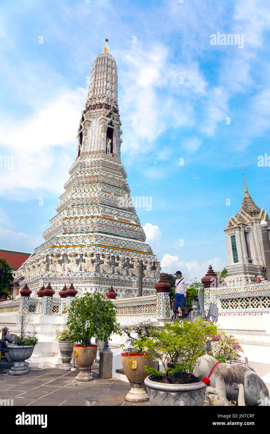 Wat Arun (Tempel der Morgenröte) in Bangkok, Thailand Stockfoto