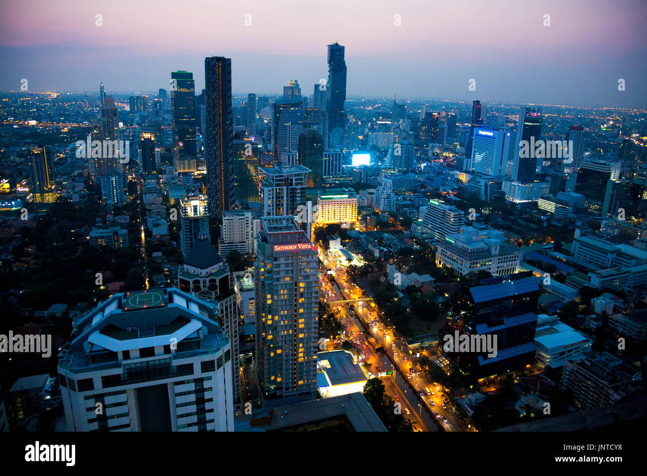 City Skyline bei Nacht, Bangkok, Thailand Stockfoto