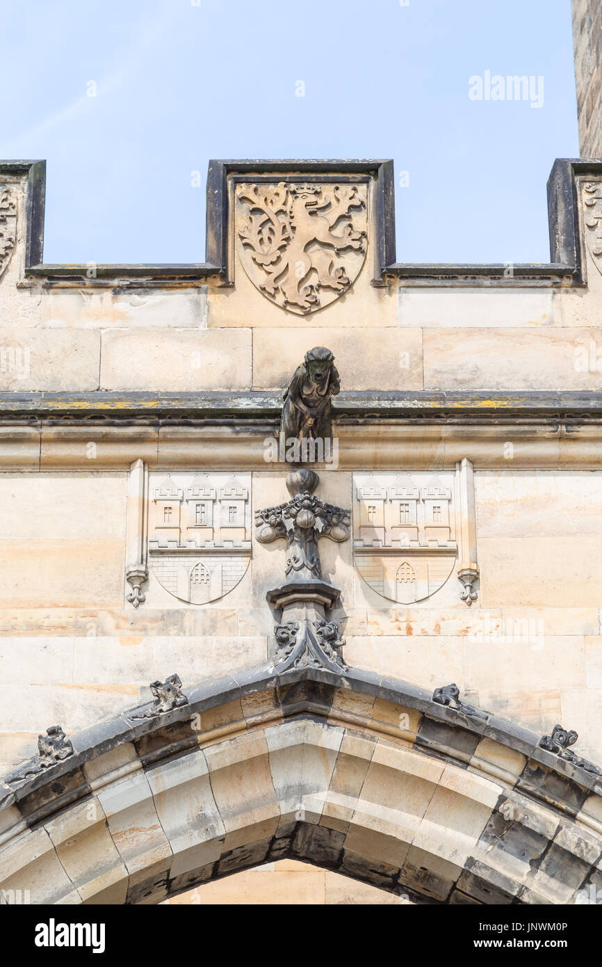 Detail der Gate der Kleinseitner Brückentürme' an der Mala Strana (Kleinseite) in Prag, Tschechische Republik. Stockfoto