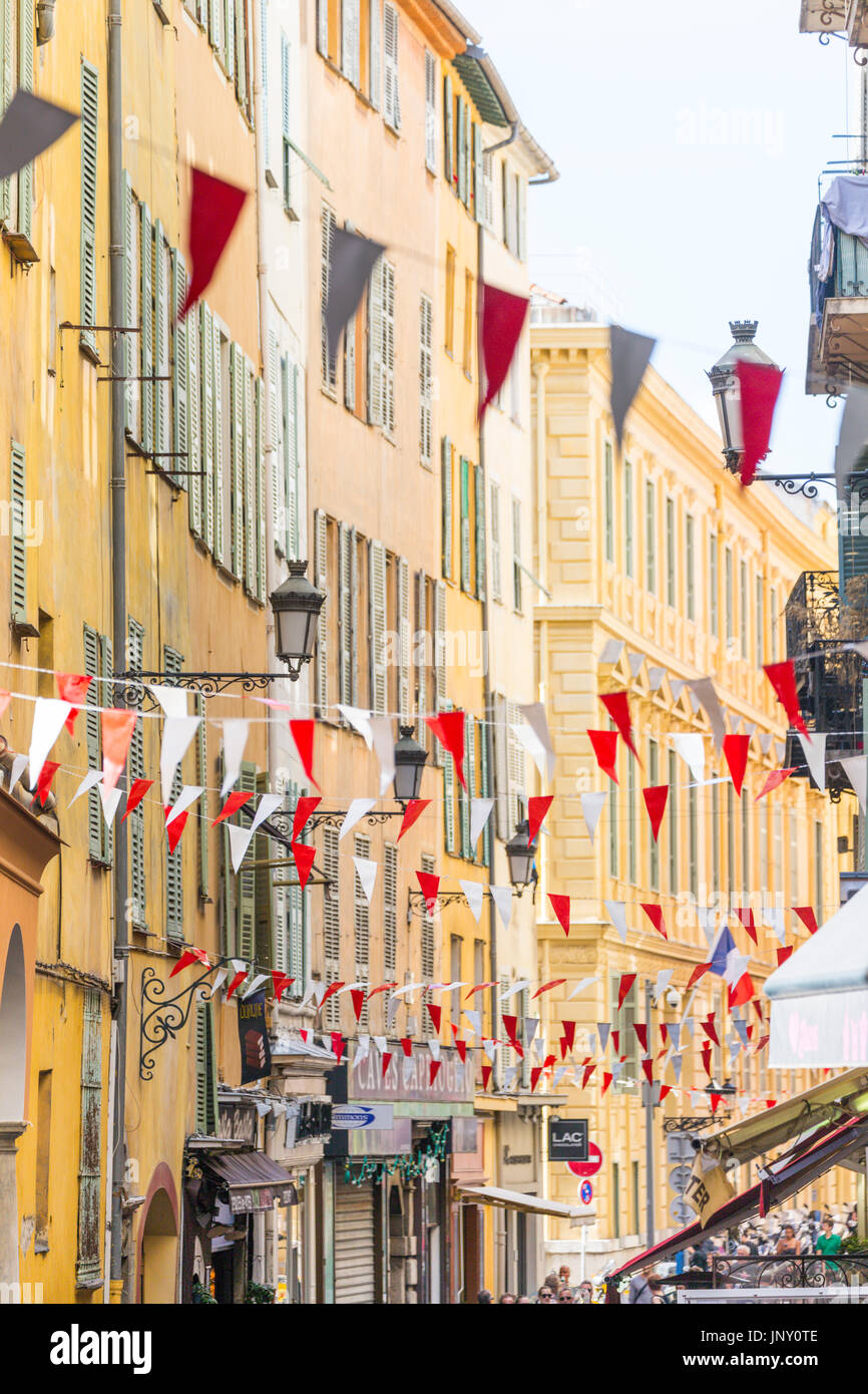 Nizza, Alpes-Maritimes Abteilung, Frankreich - 10. Oktober 2015: Carriera Dou Gouvernou Straßenszene in schönen alten Stadt an der Mittelmeerküste von Alpes-Maritimes im Südosten Frankreichs. Stockfoto