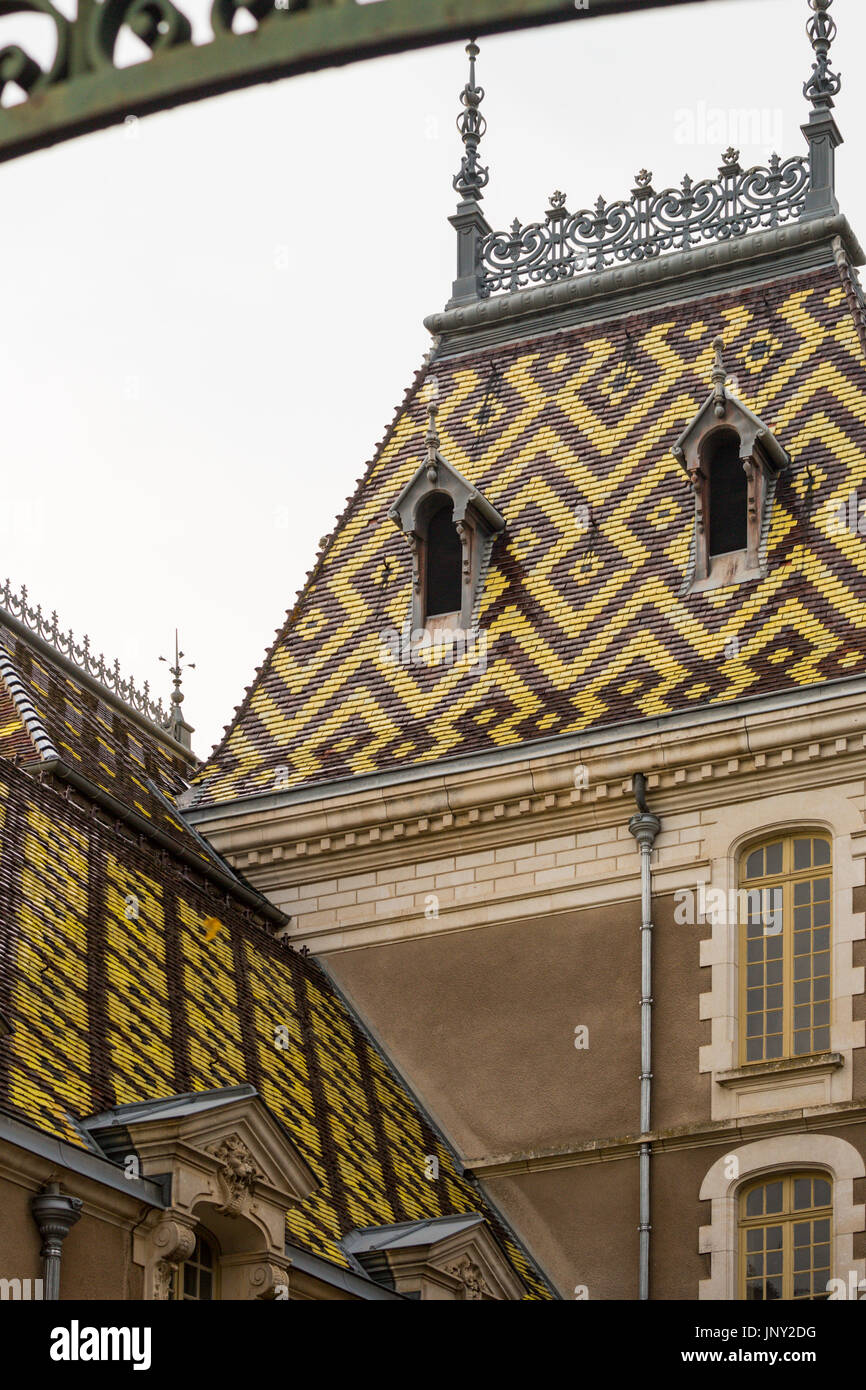 Aloxe Corton, Côte de Beaune, Burgund, Frankreich - 11. Oktober 2015: Château Corton-Andre in Aloxe Corton in der Côte de Beaune. Stockfoto