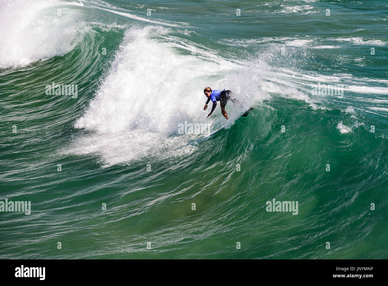 Huntington Beach, FL, USA. 30. Juli 2017. Surfer Johnny Corzo (MEX) konkurriert in der letzten Runde des Wettbewerbs an den 2017 VANS US Open von Surfen Trials. Bildnachweis: Benjamin Ginsberg/Alamy Live-Nachrichten. Stockfoto