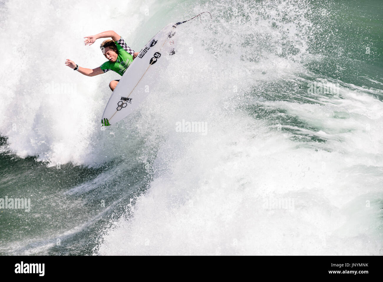 Huntington Beach, FL, USA. 30. Juli 2017. Surfer Parker Sarg (USA) konkurriert in der letzten Runde des Wettbewerbs an den 2017 VANS US Open von Surfen Trials. Bildnachweis: Benjamin Ginsberg/Alamy Live-Nachrichten. Stockfoto