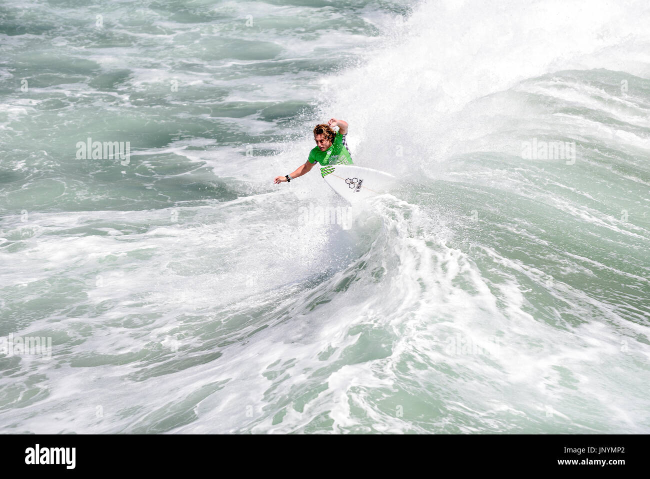 Huntington Beach, FL, USA. 30. Juli 2017. Surfer Parker Sarg (USA) konkurriert in der letzten Runde des Wettbewerbs an den 2017 VANS US Open von Surfen Trials. Bildnachweis: Benjamin Ginsberg/Alamy Live-Nachrichten. Stockfoto
