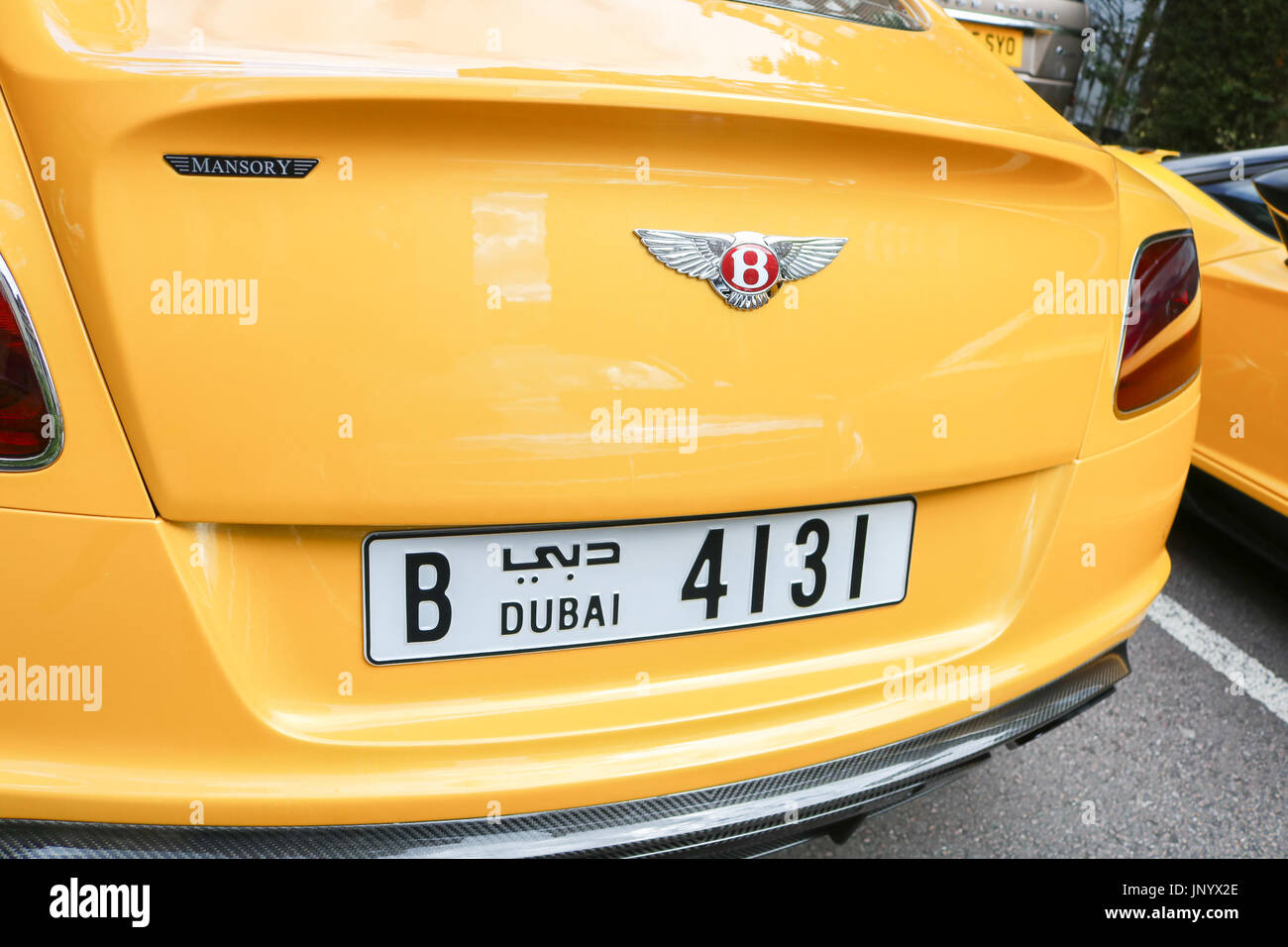 London, UK. 31. Juli 2017. Supersportwagen, die Zugehörigkeit zu wohlhabenden arabischen Eigentümern gelten im modischen Stadtteil Knightsbridge London Credit: Amer Ghazzal/Alamy Live-Nachrichten Stockfoto