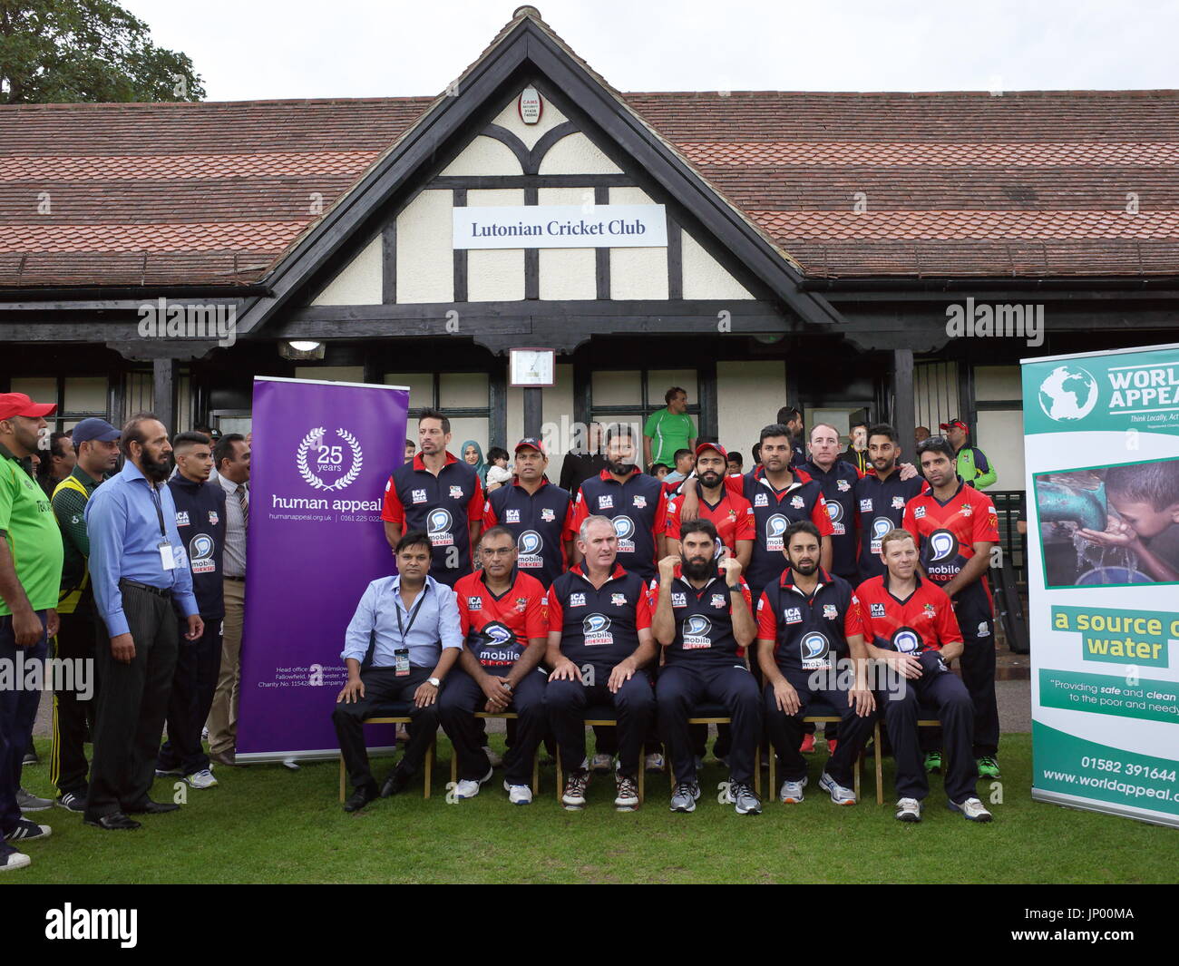 Luton, Großbritannien. Juli 31, 2017. Bedfordshire, Großbritannien. Internationale Cricketers XI spielen gegen Luton Pakistanis bei Wardown Park in Luton, Bedfordshire, Großbritannien. Stockfoto