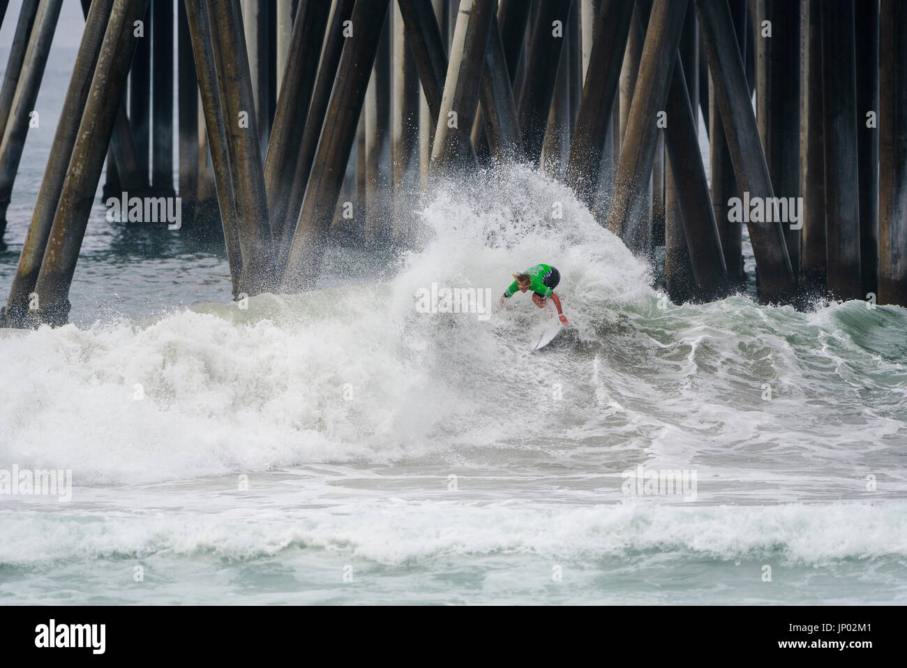 Huntington Beach, FL, USA. 31. Juli 2017. FIN McGill (USA-Hawaii) VANS leicht Advacnes durch Runde 1 des Wettbewerbs auf der 2017 US Open of Surfing. Bildnachweis: Benjamin Ginsberg/Alamy Live-Nachrichten. Stockfoto