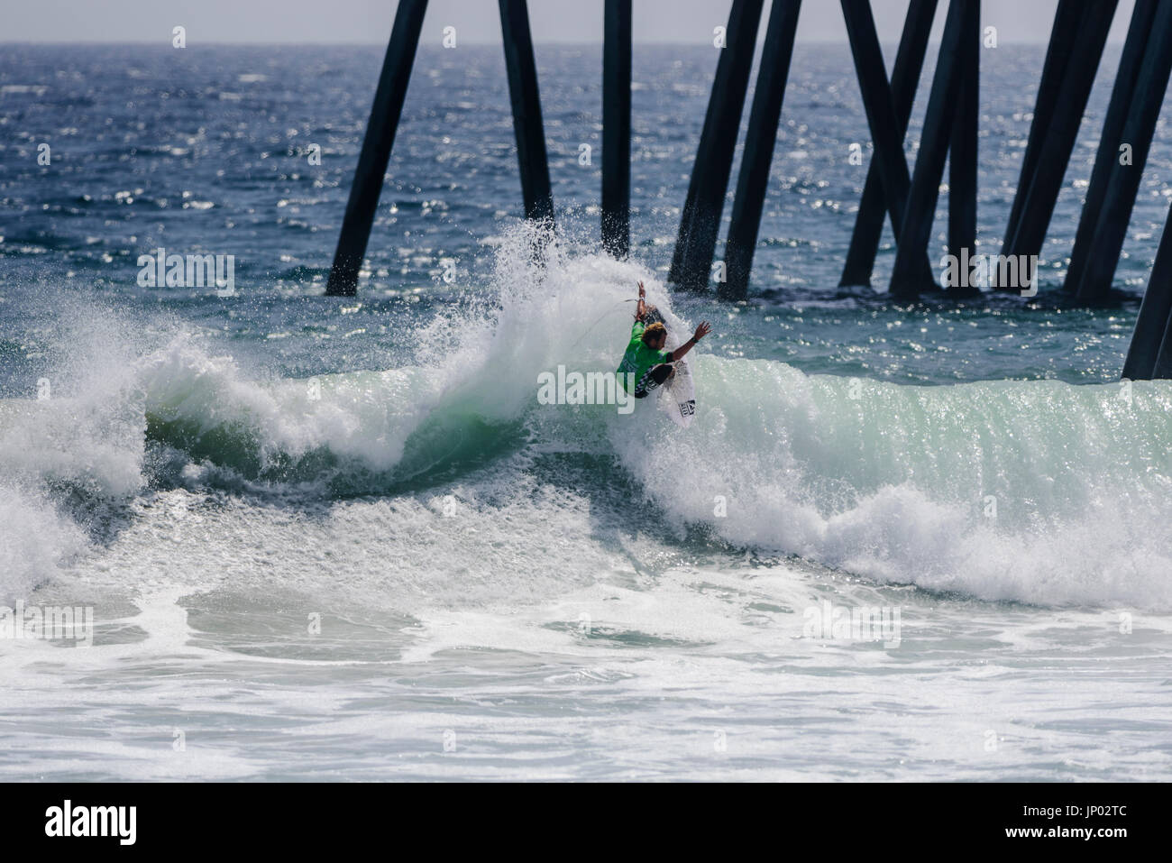 Huntington Beach, FL, USA. 31. Juli 2017. Kai Otton (AUS) konkurriert in der 2. Runde des Wettbewerbs auf den 2017 VANS uns Open of Surfing. Bildnachweis: Benjamin Ginsberg/Alamy Live-Nachrichten. Stockfoto