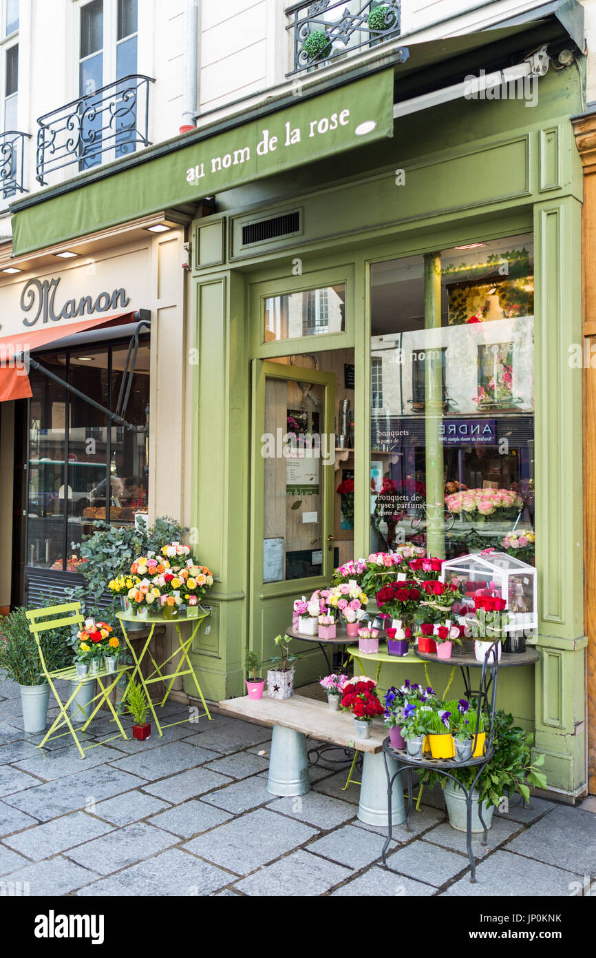 Paris, Frankreich - 2. März 2016:Exterior der Blumenladen in der Rue Saint-Antoine in Marais, Paris Stockfoto