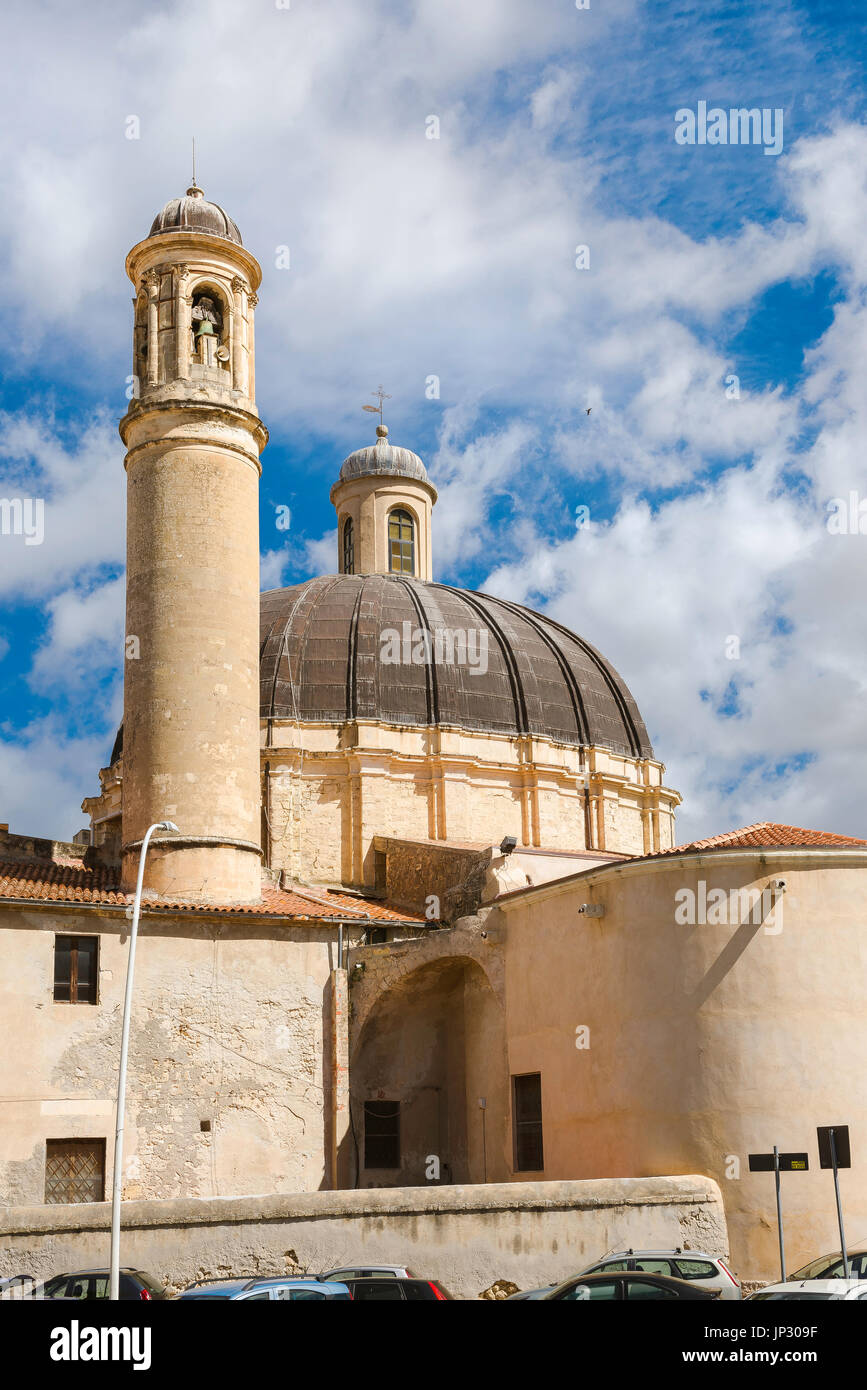 Sassari-Sardinien-Kirche, der Glockenturm und barocke Kuppel der Kirche Santa Maria di Betlem in Sassari, Sardinien. Stockfoto