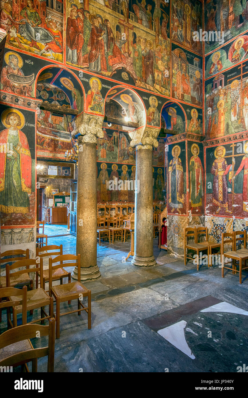 Byzantinische Fresken datiert 14. Jahrhundert im Inneren der Kirche der Himmelfahrt der Jungfrau Maria, Kalambaka, Meteora, Thessalien, Griechenland Stockfoto
