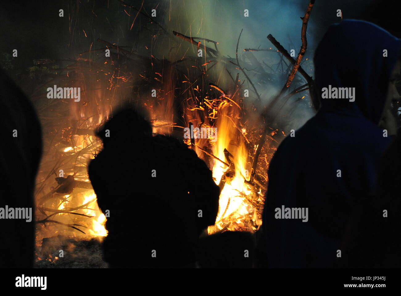 Lagerfeuer / Akelarre / Halloween-Nacht Stockfoto