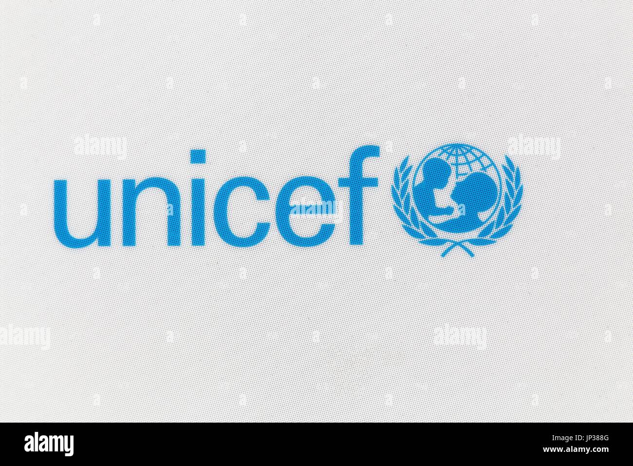 Villefranche, Frankreich, 11. Juni 2017: Unicef-Logo auf einem Panel. Stockfoto
